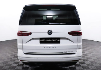 Подержанный автомобиль Volkswagen Multivan 2022 года (6 фото)