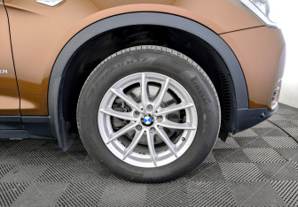 Подержанный автомобиль BMW X3 2016 года (17 фото)