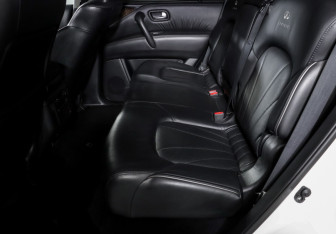 Подержанный автомобиль Infiniti QX56 2013 года (10 фото)