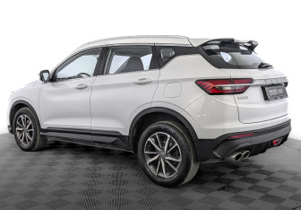 Подержанный автомобиль Geely Coolray 2023 года (7 фото)