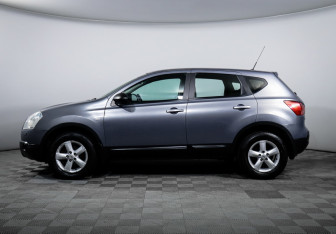 Подержанный автомобиль Nissan Qashqai 2008 года (8 фото)