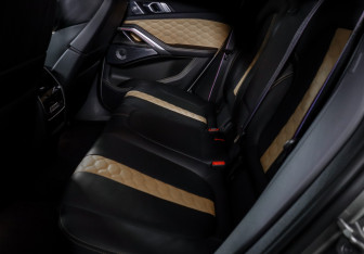 Подержанный автомобиль BMW X6 M 2021 года (10 фото)