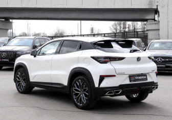 Подержанный автомобиль Changan UNI-T 2023 года (7 фото)