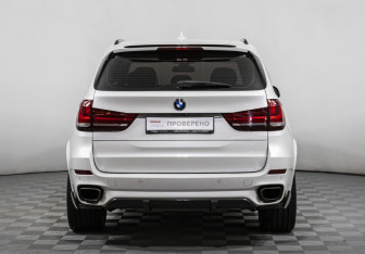 Подержанный автомобиль BMW X5 2016 года (6 фото)