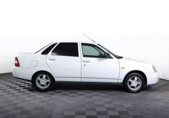 Подержанный автомобиль LADA (ВАЗ) Priora Sedan 2014 года (4 фото)