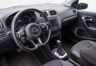 Подержанный автомобиль Volkswagen Polo Sedan 2018 года (9 фото)