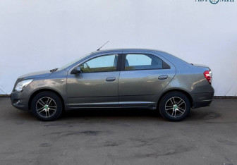 Подержанный автомобиль Chevrolet Cobalt Sedan 2013 года (5 фото)