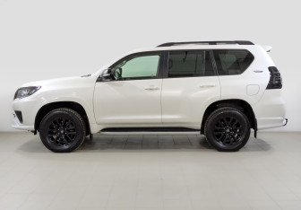 Подержанный автомобиль Toyota Land Cruiser Prado 2020 года (8 фото)