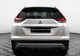 Подержанный автомобиль Mitsubishi Eclipse Cross 2021 года (6 фото)