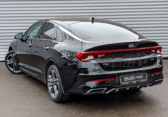 Подержанный автомобиль Kia K5 2021 года (7 фото)
