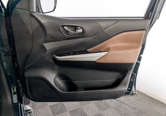 Подержанный автомобиль DongFeng DF6 2022 года (25 фото)