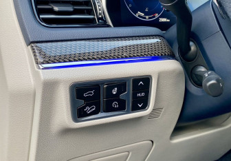 Подержанный автомобиль Hongqi HS5 2023 года (25 фото)