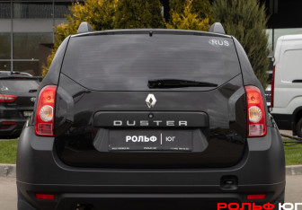 Подержанный автомобиль Renault Duster 2014 года (20 фото)