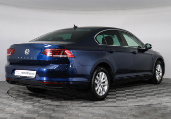 Подержанный автомобиль Volkswagen Passat Sedan 2020 года (5 фото)