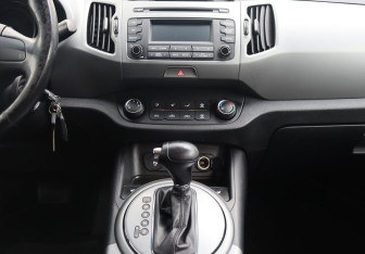 Подержанный автомобиль Kia Sportage 2015 года (15 фото)