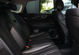 Подержанный автомобиль Genesis G80 2021 года (8 фото)