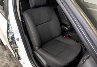 Подержанный автомобиль Nissan Terrano 2015 года (22 фото)