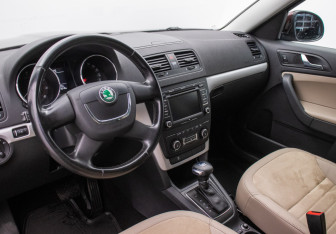 Подержанный автомобиль Skoda Yeti 2012 года (9 фото)