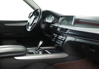 Подержанный автомобиль BMW X5 2014 года (9 фото)