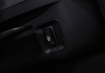 Подержанный автомобиль BMW X3 2013 года (15 фото)