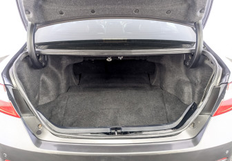 Подержанный автомобиль Toyota Camry Sedan 2014 года (10 фото)