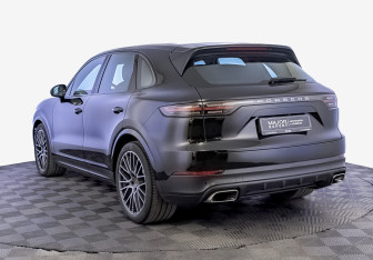 Подержанный автомобиль Porsche Cayenne 2019 года (7 фото)