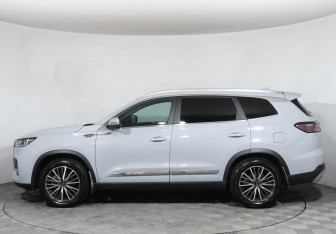 Подержанный автомобиль Chery Tiggo 8 Pro Max 2024 года (8 фото)