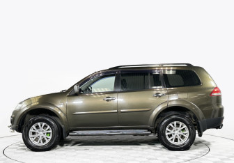 Подержанный автомобиль Mitsubishi Pajero Sport 2013 года (8 фото)