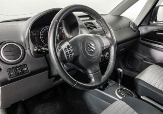 Подержанный автомобиль Suzuki SX4 Hatchback 2008 года (13 фото)
