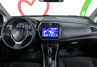 Подержанный автомобиль Suzuki SX4 Hatchback 2016 года (8 фото)