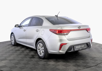 Подержанный автомобиль Kia Rio Sedan 2017 года (7 фото)