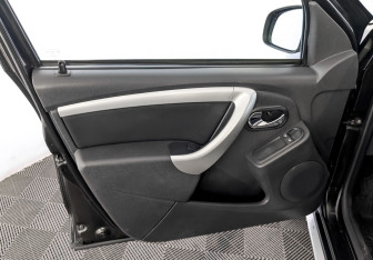 Подержанный автомобиль Nissan Terrano 2019 года (19 фото)