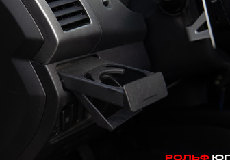 Подержанный автомобиль Peugeot 4007 2008 года (17 фото)