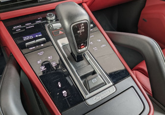 Подержанный автомобиль Porsche Cayenne 2020 года (8 фото)