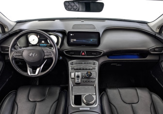 Подержанный автомобиль Hyundai Santa Fe 2021 года (14 фото)