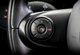 Подержанный автомобиль MINI Countryman 2021 года (28 фото)