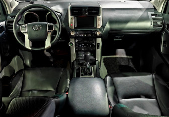 Подержанный автомобиль Toyota Land Cruiser Prado 2013 года (9 фото)