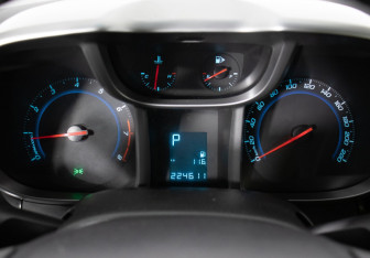 Подержанный автомобиль Chevrolet Orlando 2013 года (13 фото)