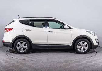 Подержанный автомобиль Hyundai Santa Fe 2012 года (4 фото)