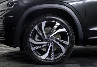 Подержанный автомобиль Geely Monjaro 2023 года (30 фото)