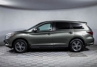Подержанный автомобиль Infiniti QX60 2017 года (8 фото)