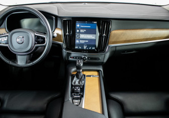 Подержанный автомобиль Volvo S90 2019 года (12 фото)