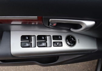 Подержанный автомобиль Hyundai Santa Fe 2007 года (11 фото)