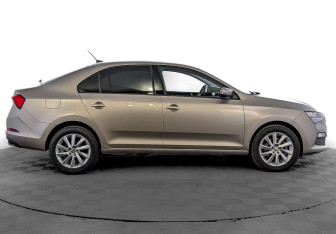 Подержанный автомобиль Skoda Rapid Liftback 2021 года (4 фото)