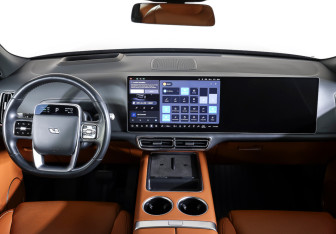 Подержанный автомобиль LiXiang L9 2023 года (14 фото)