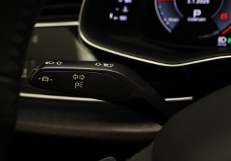 Подержанный автомобиль Audi Q8 2019 года (13 фото)