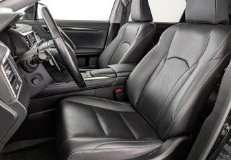 Подержанный автомобиль Lexus RX 2022 года (20 фото)