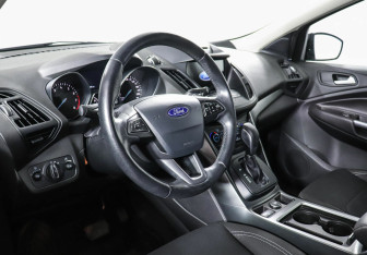 Подержанный автомобиль Ford Kuga 2017 года (7 фото)