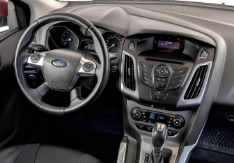 Подержанный автомобиль Ford Focus Hatchback 2012 года (29 фото)