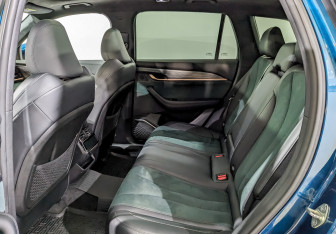 Подержанный автомобиль Geely Monjaro 2023 года (12 фото)